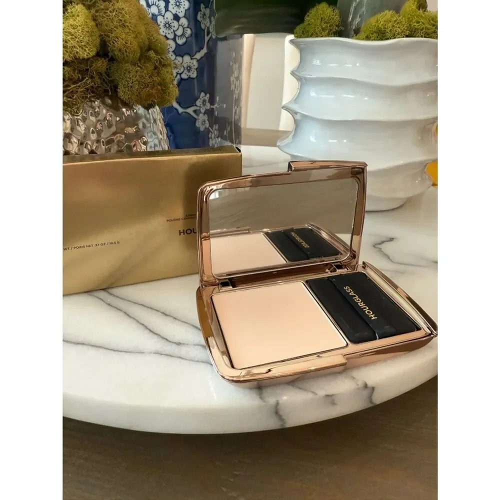 Hourglass Vanish Airbrush Pressed Powder